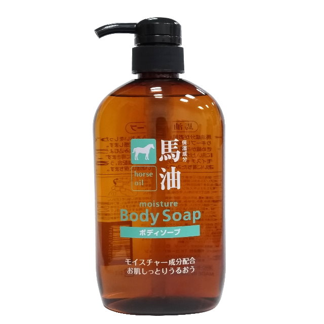 馬油可深層滋潤肌膚，細緻濃厚的泡沫包覆全身洗淨肌膚日本製 原裝進口