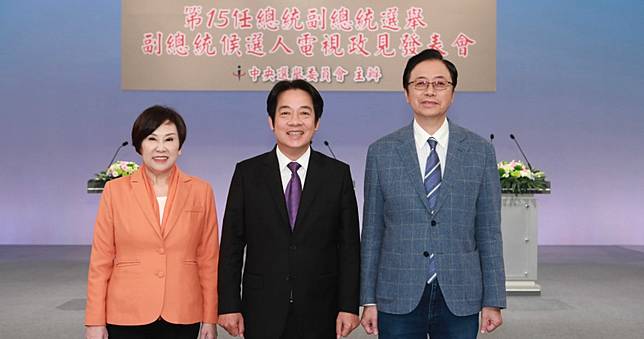 副總統政見會張賴攻詰你來我往　余湘被當空氣晾在一旁火大