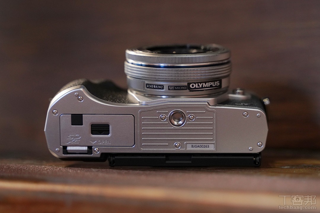 Olympus 入門新機 OM-D E-M10 Mark IV 輕量登場，單機身售價 22,990 元