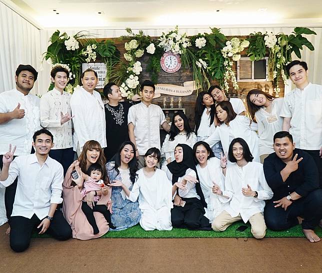 Hamil, Begini 10 Gaya Selebgram Hits Rachel Vennya yang Makin Cantik