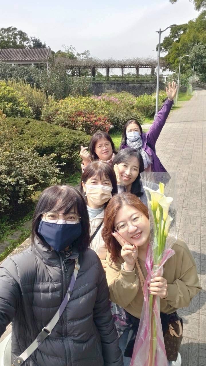 六小鱉來作伴