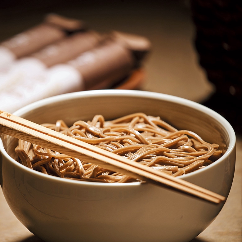 代代傳承，獨家的經典風味製麵達人八十年的真功夫麥穗鮮度完整保留在麵條中不只吃好味、更吃出新鮮 2019年優良台灣老店 2016年台中市十大伴手禮評審團大獎 2016年台中市商業公會十大伴手禮獎 代代傳