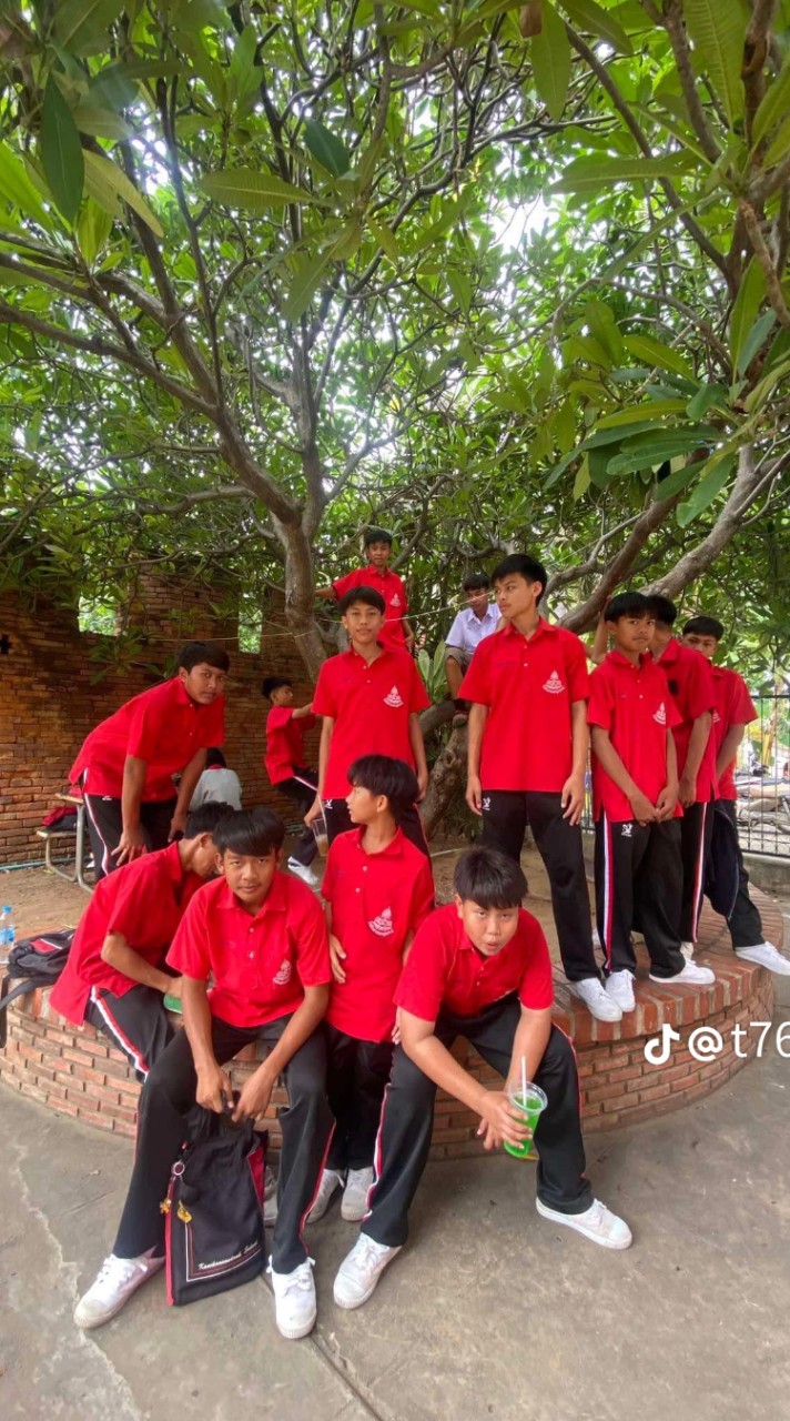 ชายน้อยร้อยปัญหา