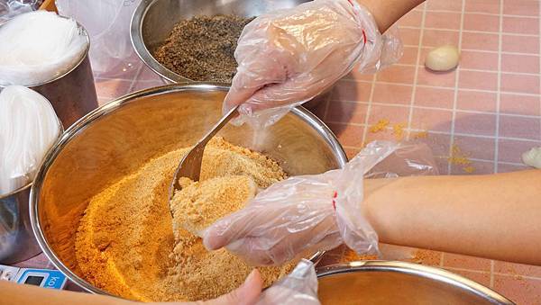 【蘆洲美食】幸福麻糬-數十年老店級的手藝，每天當日現點現做不隔夜的手工麻糬店