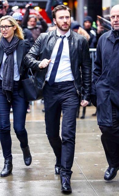 「美國隊長」克里斯伊凡的西裝穿搭技巧，原來男神都這樣穿！