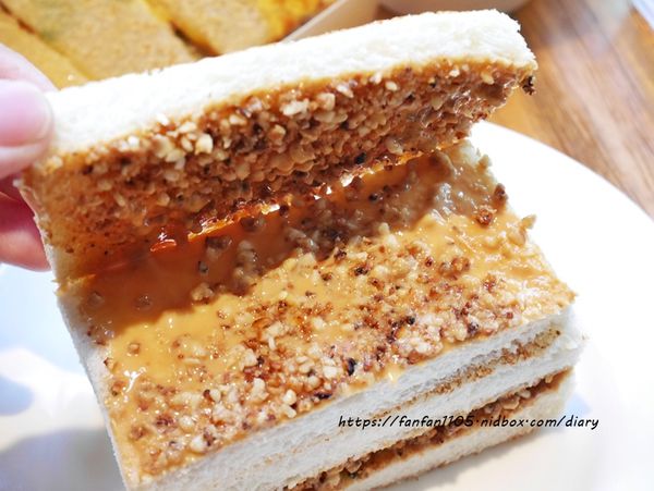 【台北必吃早餐】真芳碳烤吐司紅茶牛奶 #三明治 #粉漿蛋餅 #誠品南西 #中山站 (10).JPG