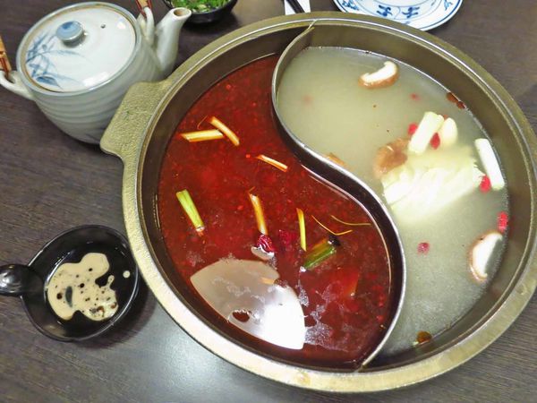 【台北美食】九寨十鍋-鍋底無限加的美味麻辣火鍋 【台北美食】九寨十鍋-鍋底無限加的美味麻辣火鍋