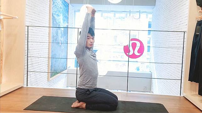 Lululemon品牌大使瑜珈老師lemon分享3招解決消化脹氣問題還可訓練核心緊實小腹 Vogue Line Today