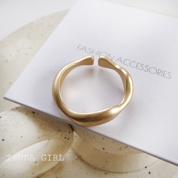 歡迎光臨杜達女孩 優質台灣賣家台灣發貨請放心下單 :) 送60元折價券追蹤igtruda_girl記得截圖給小編哦 杜達粉絲專屬_$799滿額禮_送杜達品牌香氛吊卡 ok超商$99免運/萊爾富$199