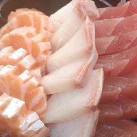 ［鎮］生魚片專賣店