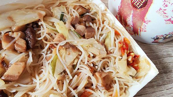 【中和美食】肉羹大腸麵線餐車-只有中午才會出現的美味餐車小吃店