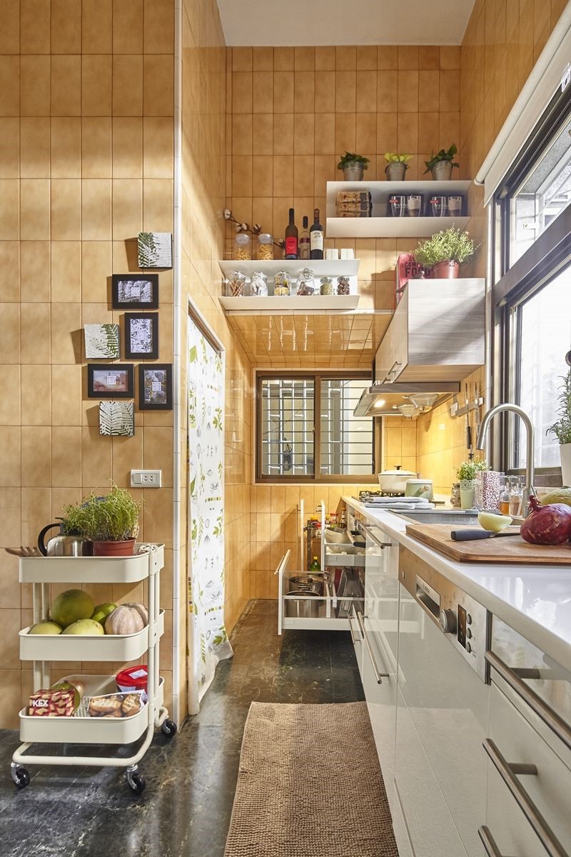 ▲運用家具櫃體：BREDSKÄR 單水槽NT.$9,640元、BOTKYRKA 掛牆式層架NT.$995元。