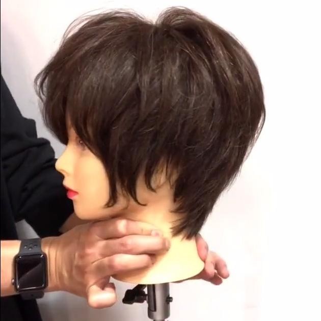 ショートヘアをストレートアイロンでアレンジ 簡単ヘアテ特集