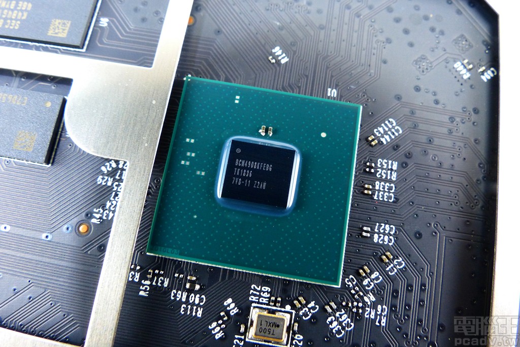 ▲ BCM4908 為 Archer AX6000 的網路SoC，內含 Cortex-A53 1.8GHz 四核心，另有 Runner 處理器專門負責網路封包，內建有線網路實體層直接負責 LAN1～LAN4。