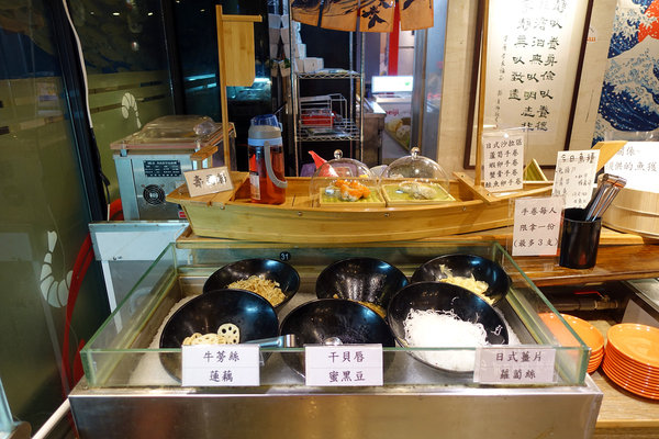 台北聚餐火鍋吃到飽-嗨蝦蝦百匯鍋物吃到飽，罐裝啤酒喝到飽，單點級水準火鍋吃到飽，頂級和牛、生蠔、盒裝冰品吃到飽