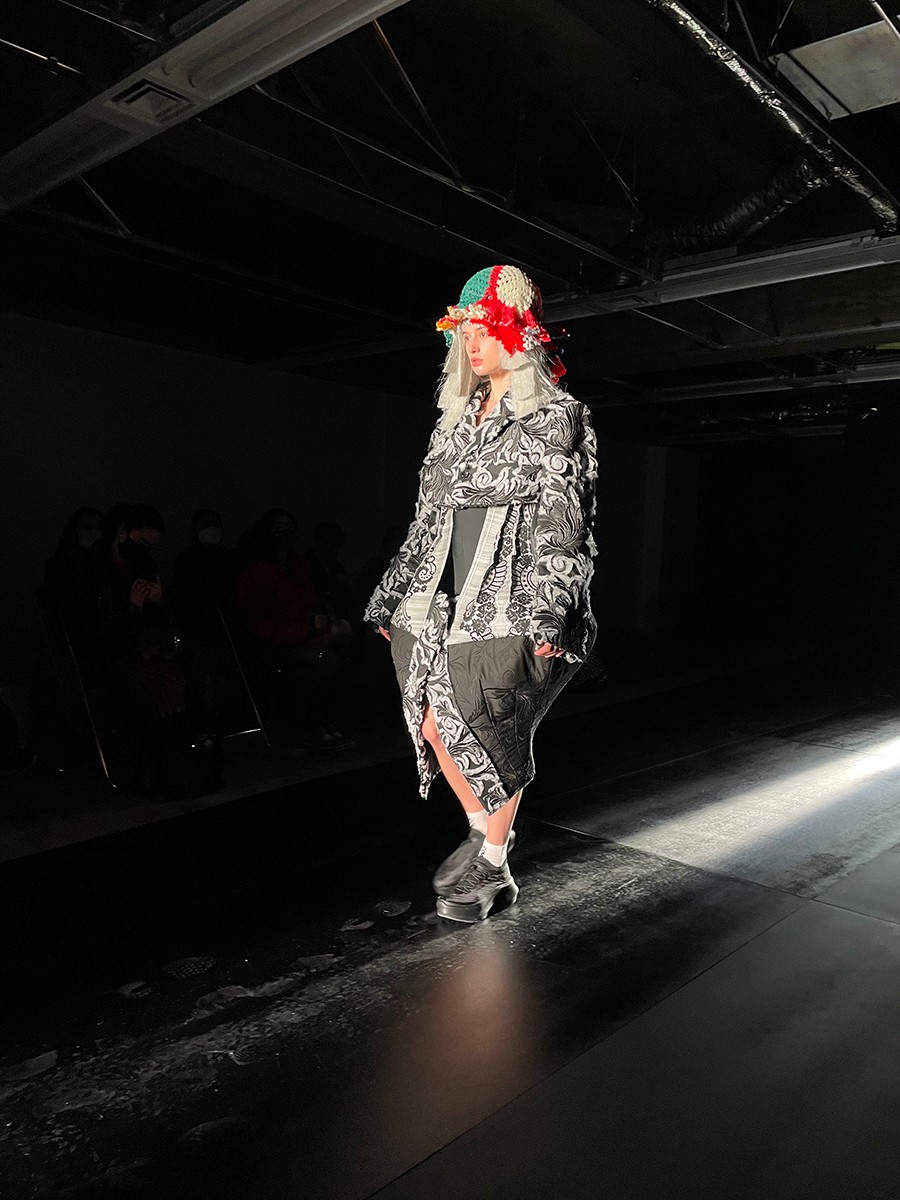 2022秋コムデギャルソンコレクションピースパワーショルダー黒ジャケット美品激安 ルック】「コム デ ギャルソン」2024-25年秋冬コレクション - WWDJAPAN