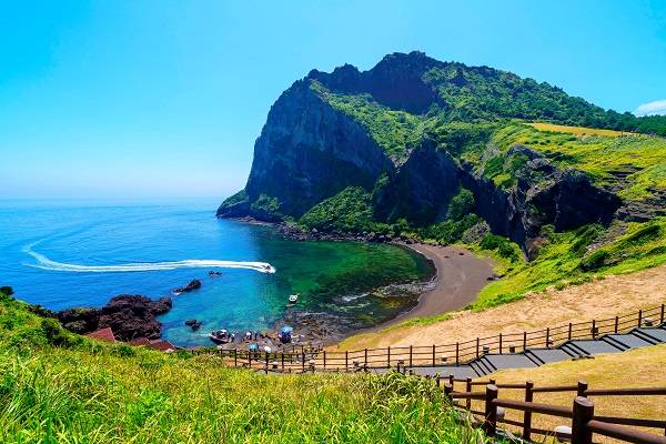 ▲濟州城山日出峰，獲選入世界遺產。（圖/shutterstock）