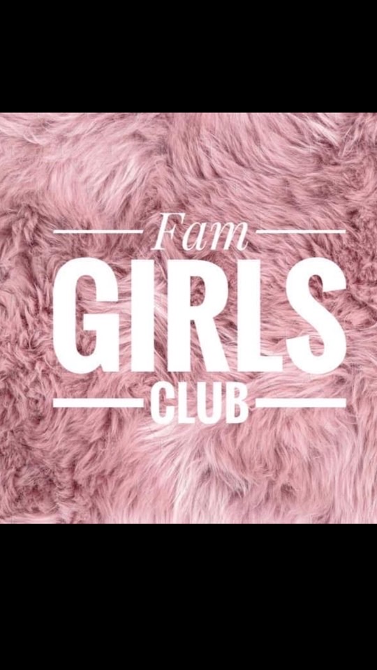 พร้อมส่ง by Famgirlsclub