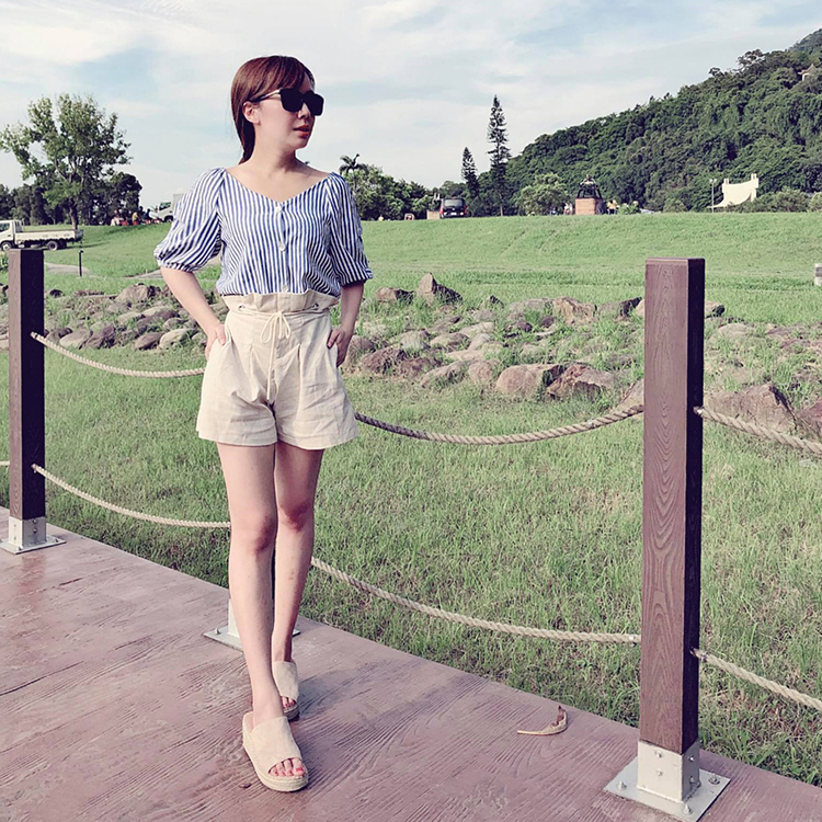 翠蕊穿搭 D+AF一字寬版草編楔型拖鞋