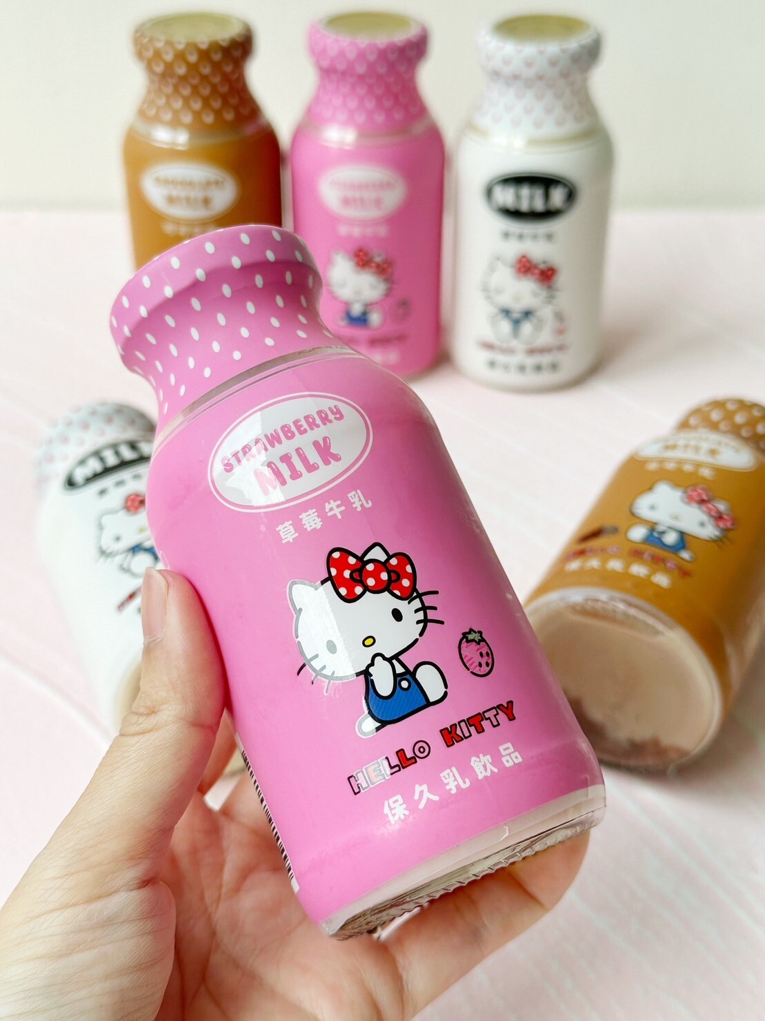 Kitty粉絲必喝！全聯獨家開賣「Hello Kitty牛奶」，原味、草莓、可可享優惠價開喝！