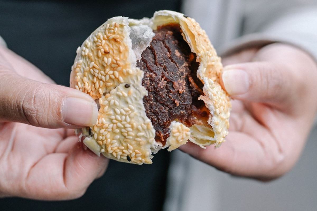 老饕激推口袋名單！雙北６家秒殺排隊燒餅：15元開吃、超厚芋頭餡、狂掃40顆