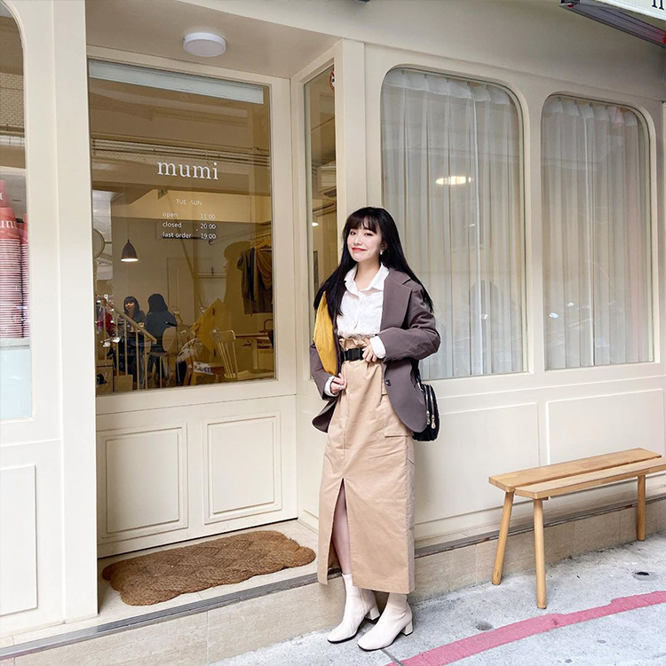 D+AF素面合腿中跟方頭襪靴 過膝裙 穿搭