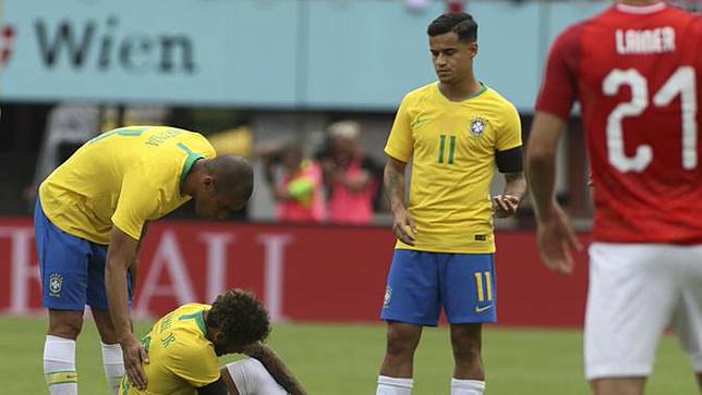  Bintang Brasil Neymar sempat mengaku takut untuk kembali ke lapangan sebab gres pulih da Sabung Ayam Online Piala Dunia: Sudah Pulih, Rasa Takut Neymar Sudah Hilang