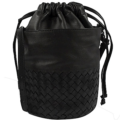 BOTTEGA VENETA編織斜背束口水桶包(黑)
