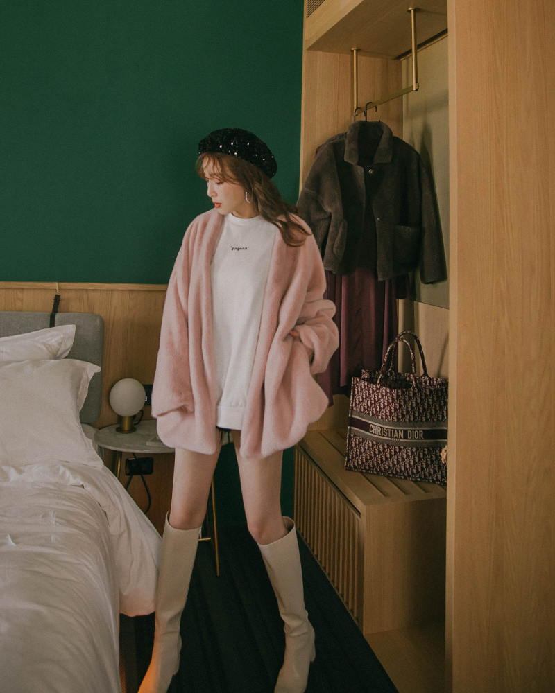 有內裡/兩側隱形口袋 商品長度/適中商品版型/寬鬆商品厚薄/適中商品彈性/無 *如想要清洗此款商品建議通過專業清洗店進行洗滌。