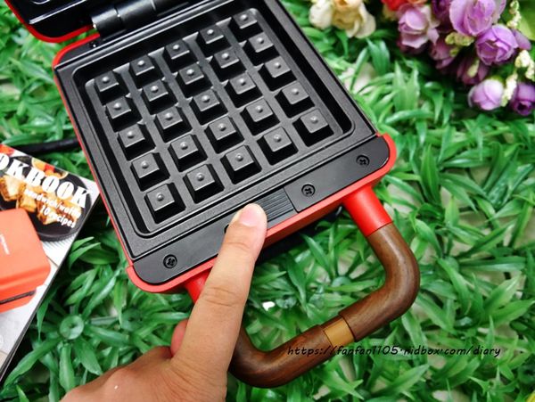 【獅子心】二合一熱壓吐司機 #鬆餅機 #三明治機 #可換烤盤 #附食譜 #點心 #午茶 #親子手作 (7).JPG