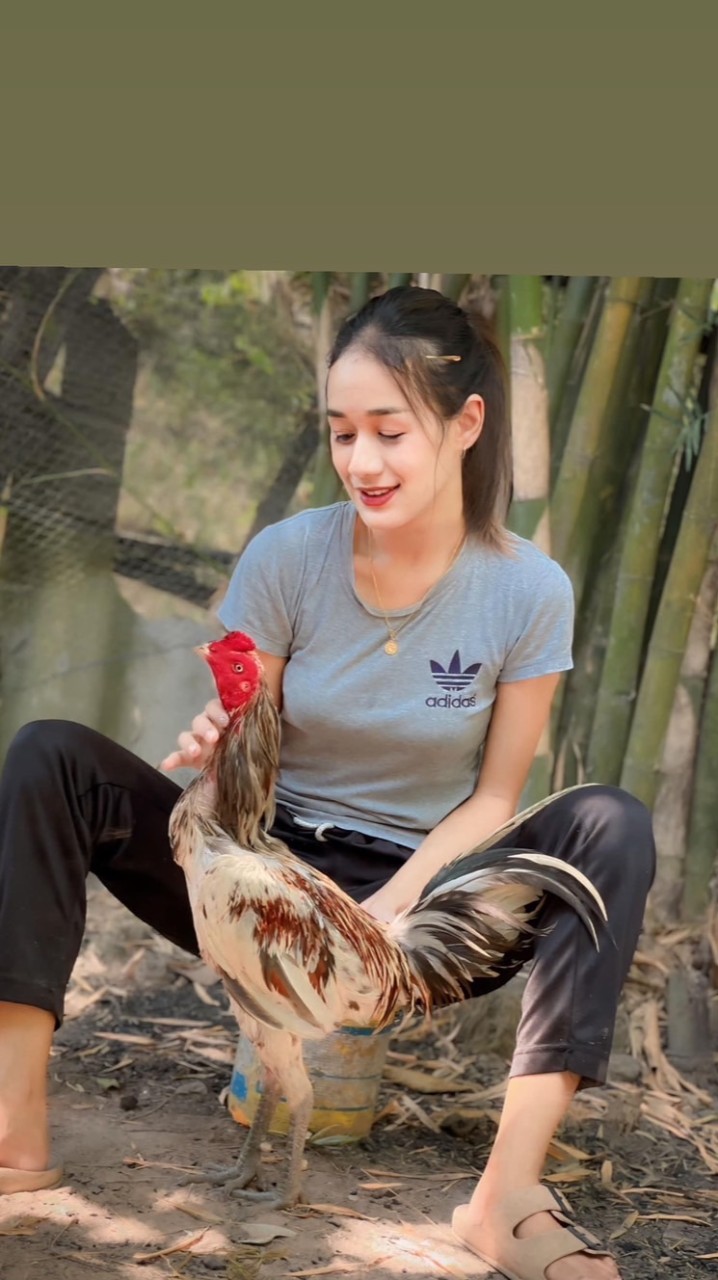 ผู้หญิงเลี้ยงไก่ ส.คิดยักษ์ฟาร์ม2(พัทลุง)