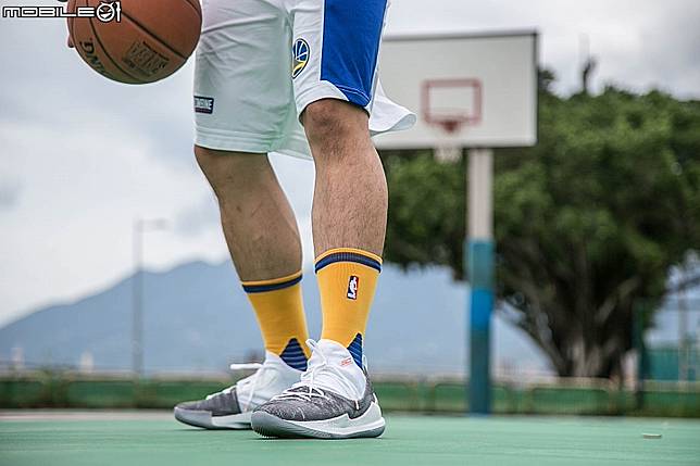 Curry 5 on on sale foot