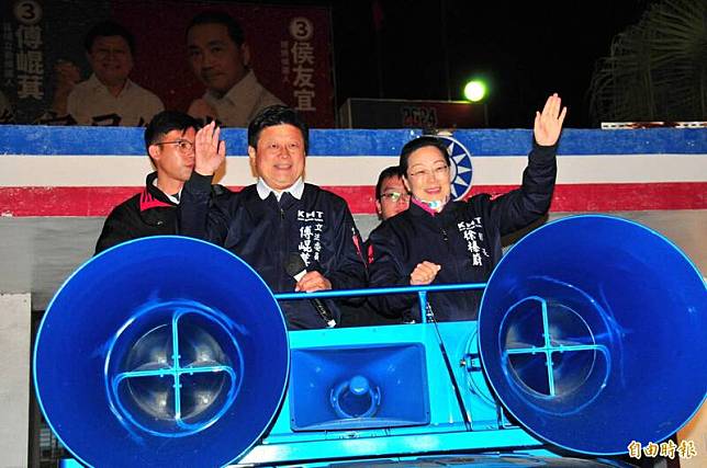 傅崐萁(左)表示，任何人也都可以和韓搭配，自己在2020年總統大選協助韓國瑜順利在初選勝出，有革命情感及一定的合作默契。(資料照)