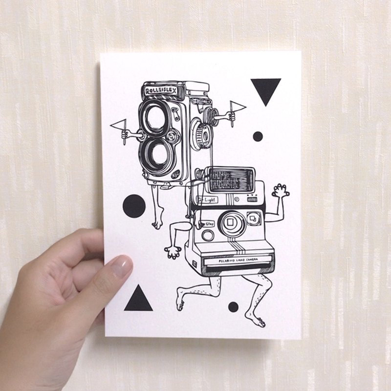 ✐尺寸：13cm寬＊18m長 ( 1入 ) ✐材質：象牙卡紙 ✐包裝：牛皮紙信封 ✐說明：因為我的記憶力極差，就算用相機拍下來的事物，我還是記不得（蠢），就像腦海中的相機逃跑了，帶著我的記憶逃跑了。