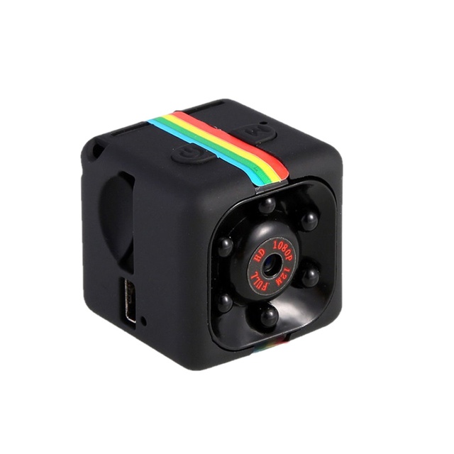 國泰世華 : 單筆滿$6,000，回饋$250刷卡金。單筆滿$18,000，回饋$750刷卡金玉山銀行：單筆滿$5,000，回饋$150刷卡金，單筆滿$15,000，回饋$600刷卡金台新銀行 : 單筆滿$5,000，回饋$300刷卡金 , 單筆滿$15,000，回饋$1,000刷卡金台北富邦 : 單筆滿$3,000，回饋$150刷卡金 , 單筆滿$8,000，回饋$400刷卡金花旗銀行 : 單筆滿$8,000，回饋$800刷卡金聯邦銀行 : 累積滿$6,000，回饋$300刷卡金 , 累積滿$20,000，回饋$1,000刷卡金匯豐銀行 : 週三 電器城 => 單筆分期滿$25,000，現折$1,500．高品質高解析圖像 FULL HD 1080P．進口的夜間模式高清晰鏡頭．小巧的外形設計，攜帶方便．在低照度下，可進行影像錄製．影片格式1280×720P與1920×1080P．拍照模式：12M（4032×3024）．移動偵測影像：720P/1080P．高速傳輸的USB 2.0接口．可支持TV-OUT連接TV監控．最大支持32G（使用前建議先用電腦完整格式化，不插卡的情況下無法錄像）．BSMI:D33F93．本產品已投保2000萬產品責任險．產品配件：主機,主機扣夾,扣夾底座,充電輸出線,說明書．產地：中國．保固期限：主機３個月 (天災及人為因素除外)／配件30天/贈品無保固．維修保固範圍：限台灣本島地區．主機重量：約10g．主機尺寸：約23x23x23MM．產品重量(含外包裝)：約16g．產品尺寸(含外包裝)：約9.5x9.5x3.5cm．線長：約50公分#骰子迷你微型攝影機 #行車 #行車記錄器 #記錄器 #影音同步 #SQ #蝦皮24h #快速到貨 #24H#現貨退換貨須知：商品到貨隔日享蝦皮15天鑑賞(猶豫)期之權益【鑑賞(猶豫)期非試用期】，辦理退貨商品必須是全新狀態且包裝完整，否則將會影響退貨權限。●3C相關商品，為一次性包裝商品，不可拆封或試用，請務必確認有購買需求後再拆封。●網頁商品會因為使用不同的品牌螢幕以及解析度不同，造成圖片顏色呈現略有不同，請以實品顏色為準。親愛的買家，由於7-11有相關超材重量限制 (材積：需 ≦ 45cm*30cm*30cm，最長邊 ≦ 45cm，其他兩邊則需均 ≦ 30cm；重量不得超過10公斤)，故選擇超商取件，建議您下單1件商品為主，若下單商品超過2件(含)，建議選擇  蝦皮宅配  物流方式，以避免因超材超重無法配送而取消訂單。