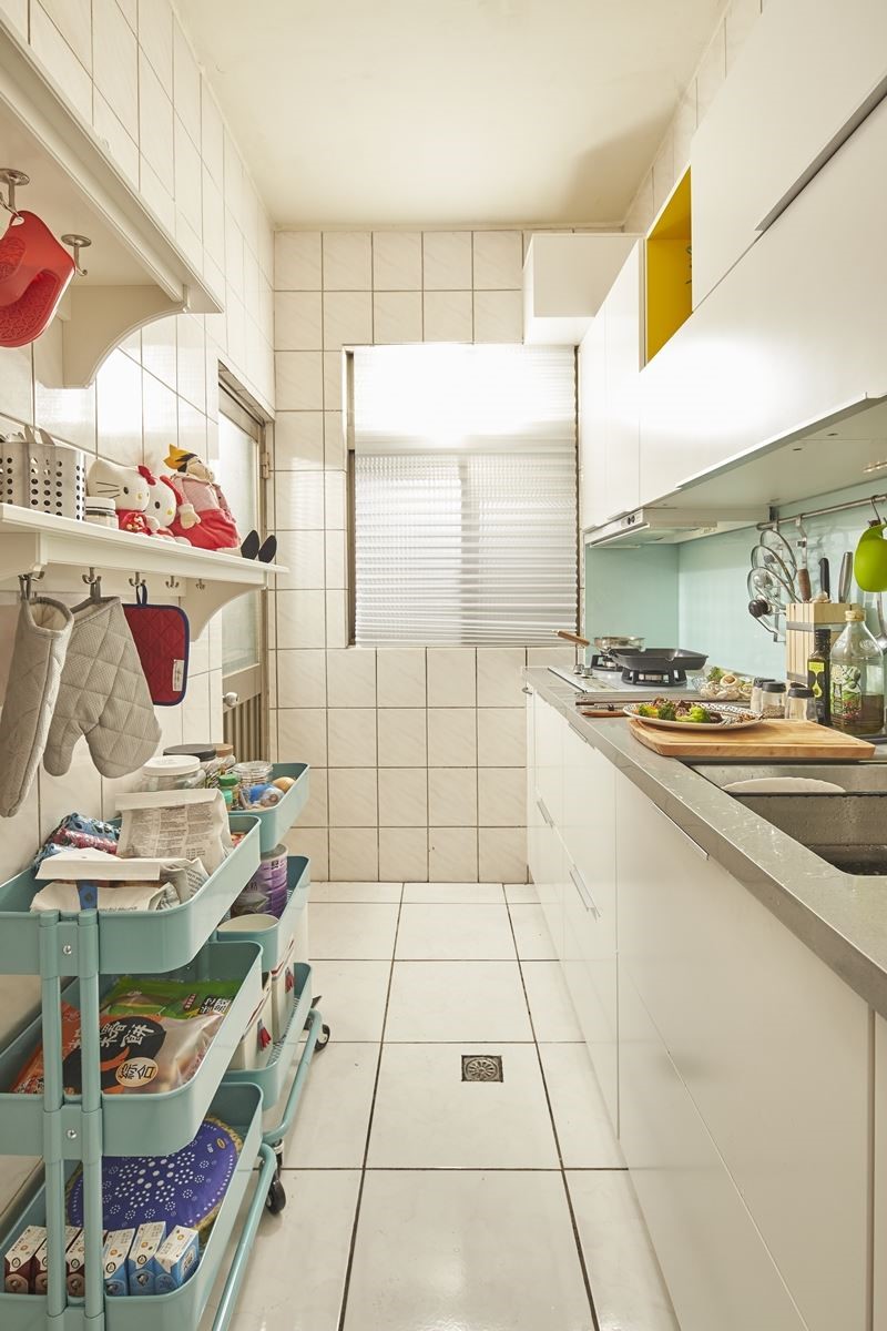 運用家具櫃體：IKEA METOD 系統廚櫃組合、RÅSKOG 推車NT.$2,490元、STENSTORP 層板/ 層架