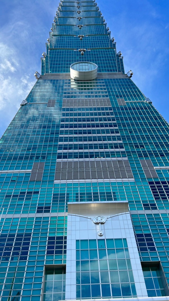 cụt cưng cụt vàng