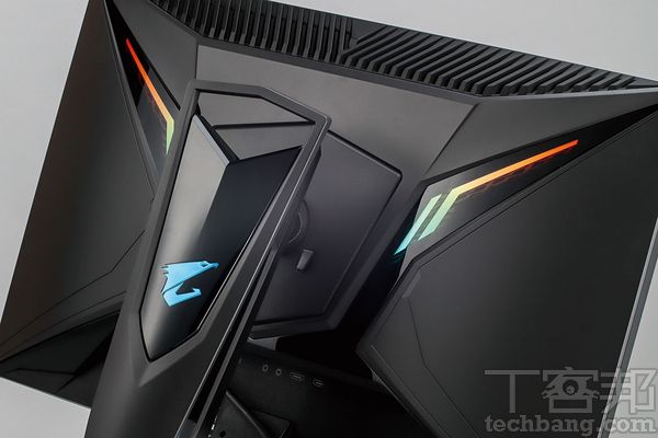 AORUS AD27QD－ 世界首款戰術型電競螢幕
