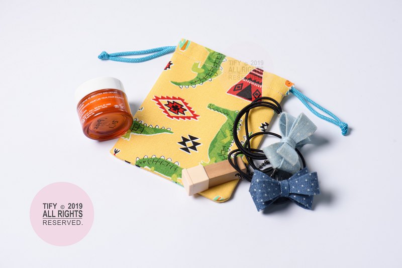 小鱷魚束口包，可愛風格，幫您收納您包包中的隨身小物，護唇膏、髮帶等，不要隨便亂滾，約會時可以快速拿取、臨危不亂