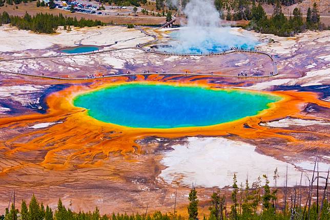 Fenomena Alam Ini Punya Warna Serupa Pelangi, Iya Pelangi di Matamu