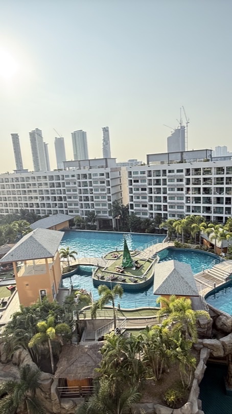 Laguna beach jomtien maldives