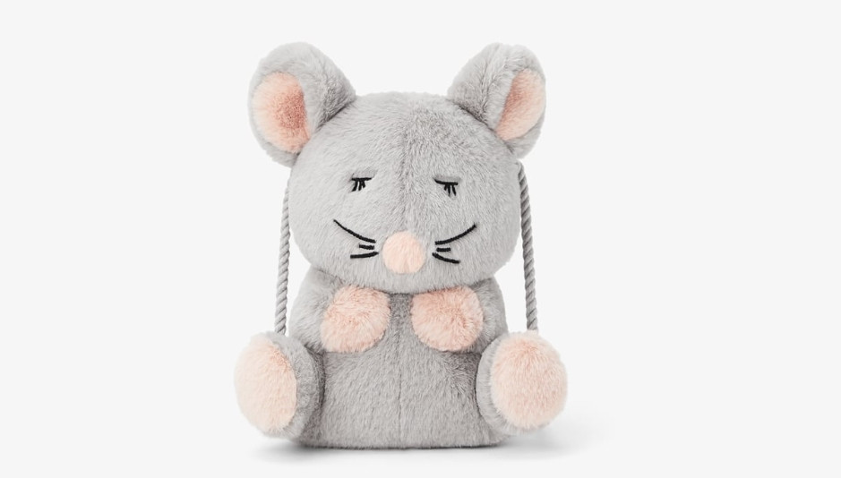 ZARA x DISNEY 推薦包款 01：迪士尼米老鼠腰包，售價：NT$ 890。往右滑看更多圖集！