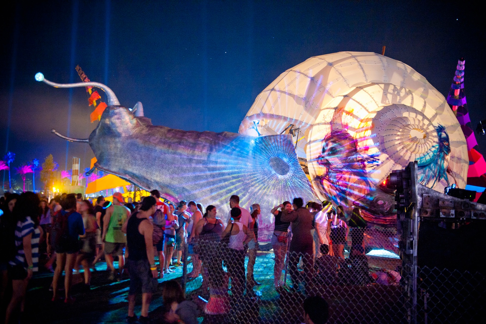 https---hypebeast.com-image-2017-04-coachella-large-art-installations-post-festival-3