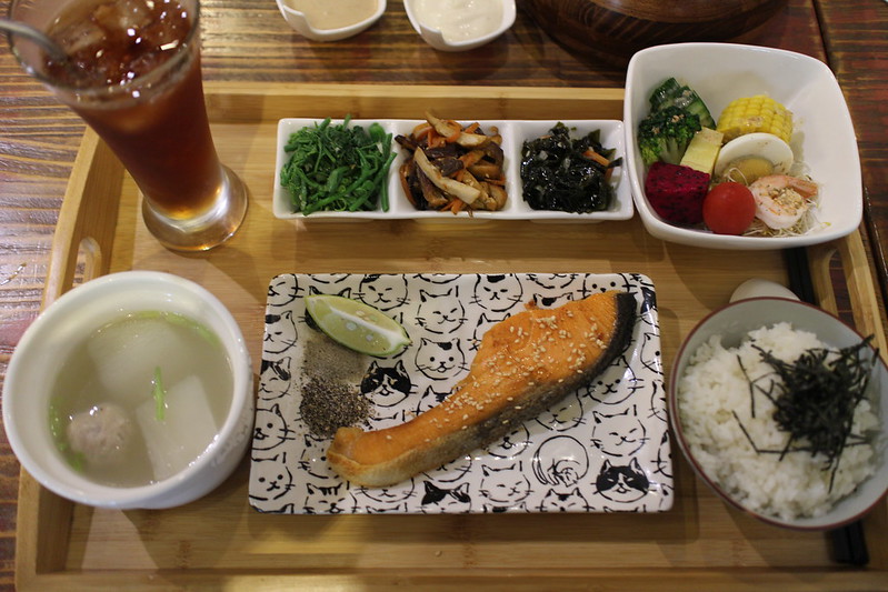 美食推薦！宜蘭輕食餐廳【莎菈菈】用智能活氧機清洗蔬果的沙拉定食（木盆沙拉）美味好吃又健康！ @秤瓶樂遊遊