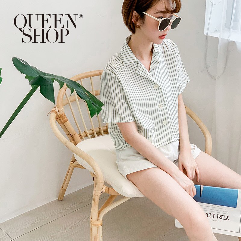 Ｑｕｅｅｎ Ｓｈｏｐ【01023513】短版配色條紋襯衫 兩色售＊現+預＊