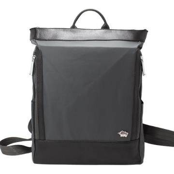 後揹包採用頂級特殊防水布製成內外層豐富收納設計內裡容量大 可放A4紙和14吋筆電實細緻手工車縫 底部堅固扎實附DRAKA達卡防塵套