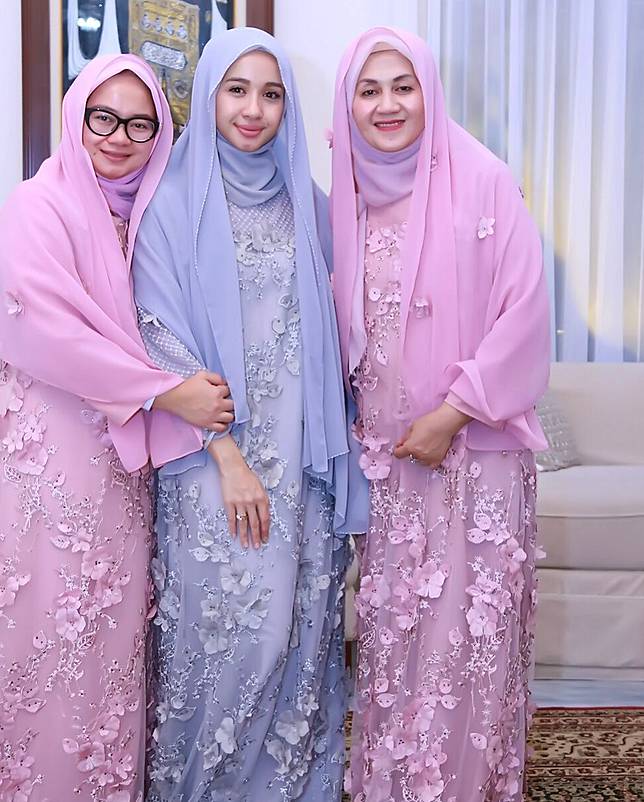 Kaftan Laudya Cynthia Bella Saat Pengajian Sukses Curi