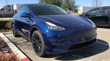 特斯拉 Model Y 原型車近距離實拍照，驚艷的做工品質與完成度