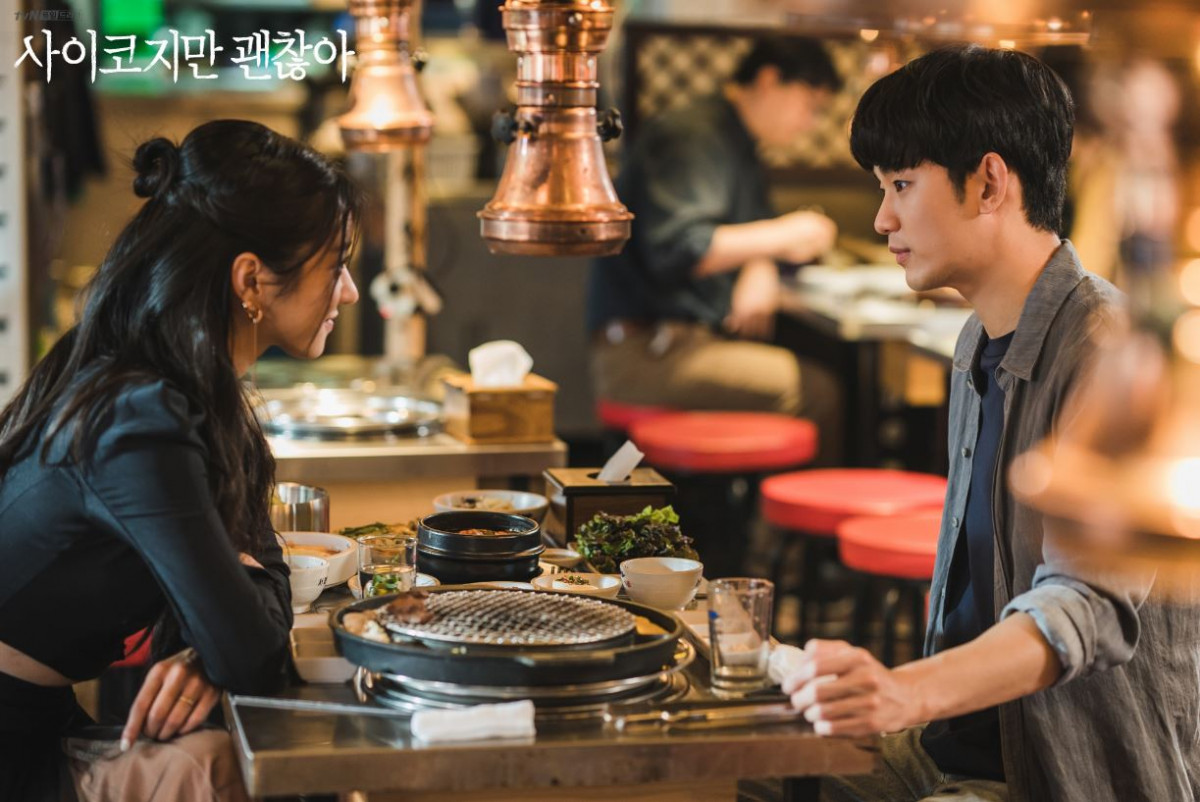 《雖然是精神病但沒關係》有趣採訪3：高文英是結痂傷口，金秀賢：「不能碰卻更想碰」