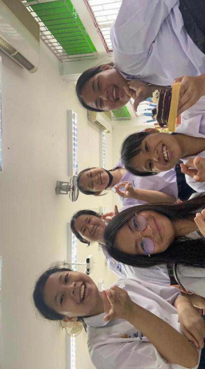 คนไม่เต็ม